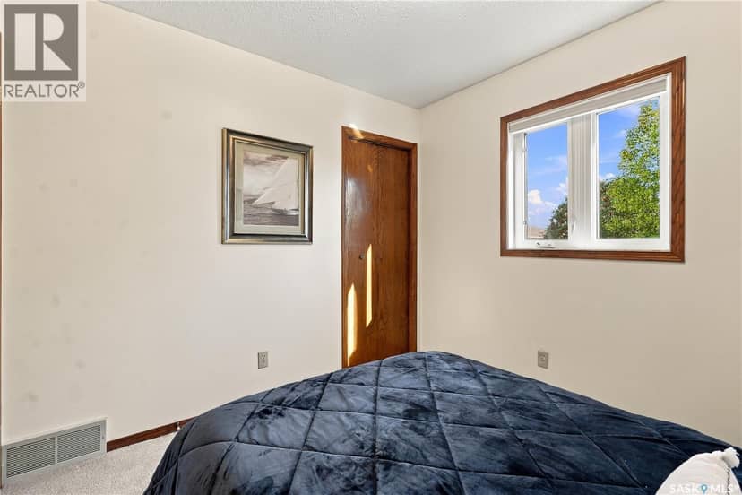 518 Bronson CRESCENT — photo 31 of 40