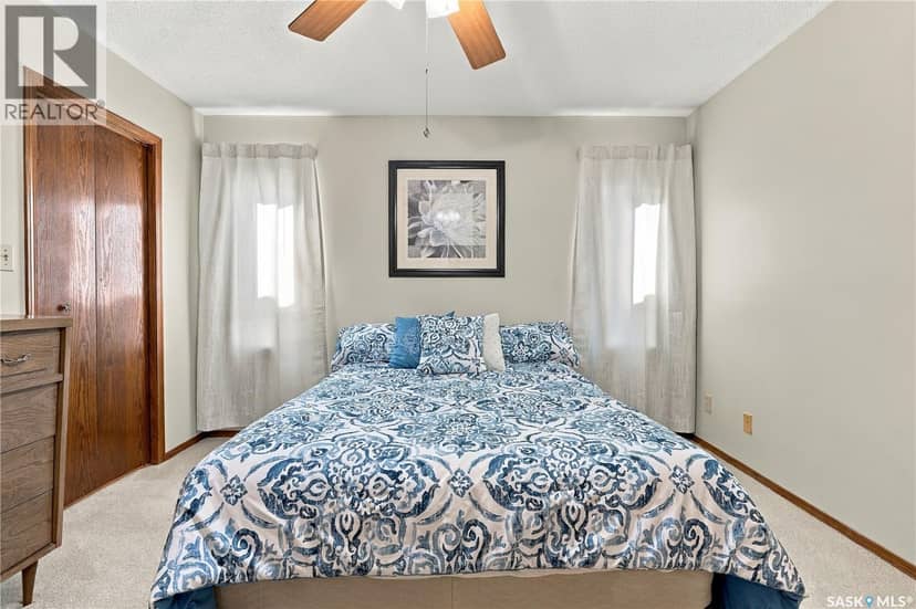 518 Bronson CRESCENT — photo 34 of 40