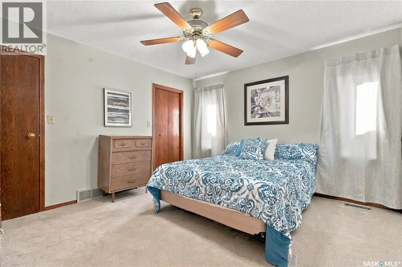 518 Bronson CRESCENT — photo 35 of 40