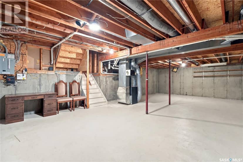 518 Bronson CRESCENT — photo 38 of 40