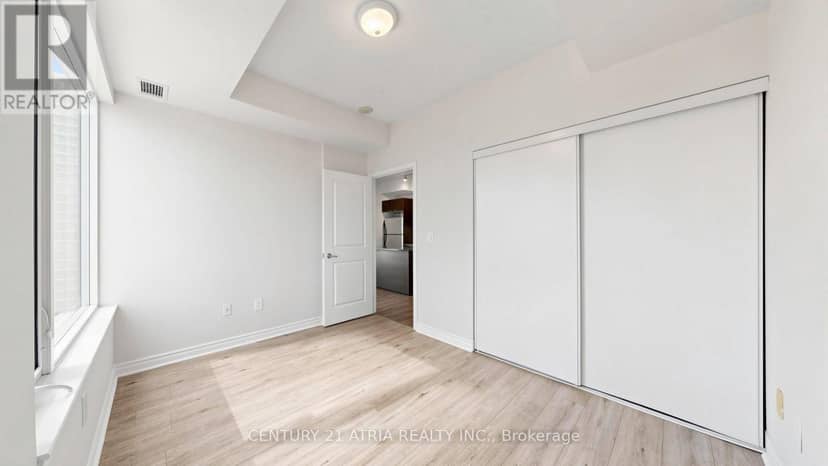1802 - 385 Prince Of Wales Drive — photo 25 of 40