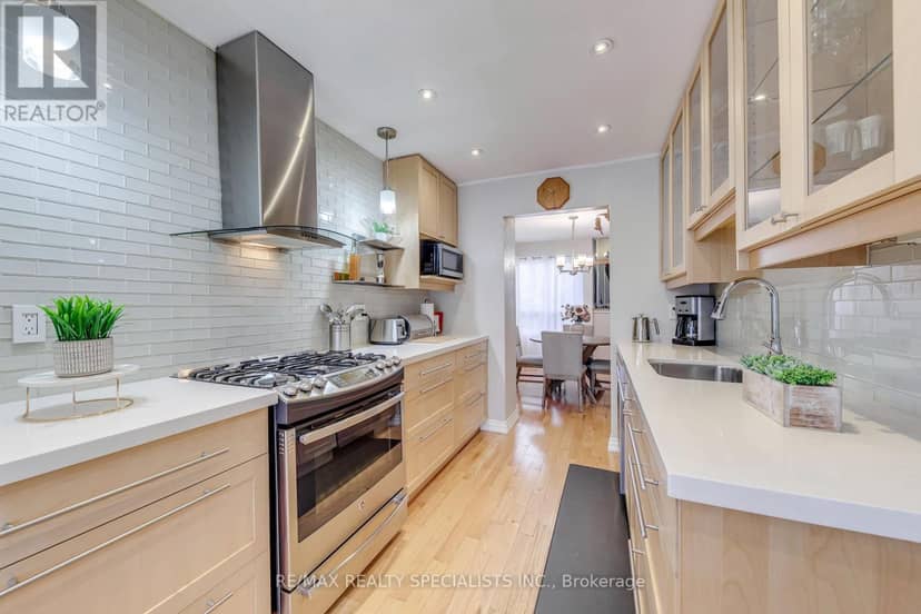 69 Winterfold Drive — photo 10 of 40