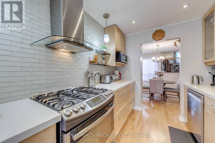 69 Winterfold Drive — photo 12 of 40