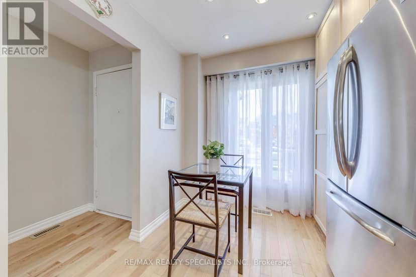 69 Winterfold Drive — photo 13 of 40