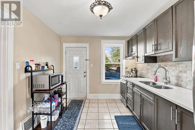 153 Albany Avenue — photo 15 of 33