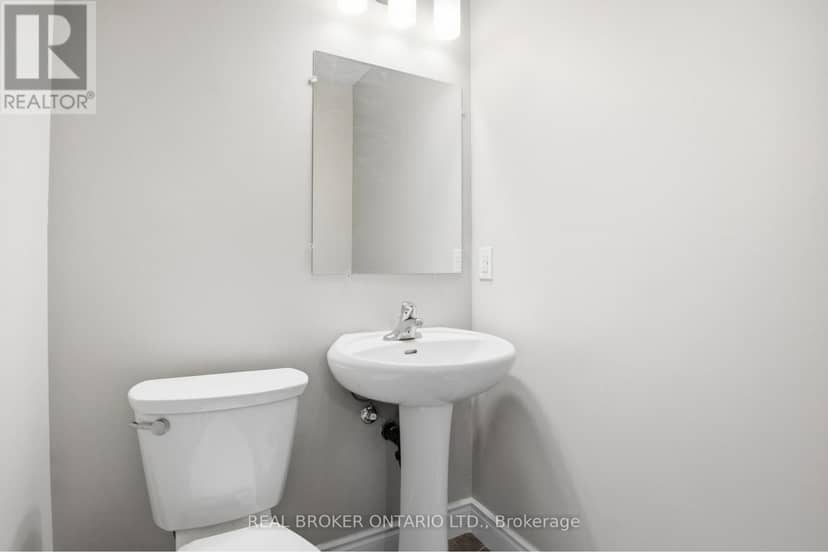 46 - 60 Elmsdale Drive — photo 14 of 40
