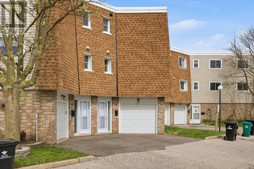 46 - 60 Elmsdale Drive, Kitchener, photo 3