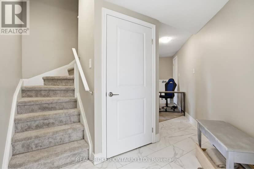 46 - 60 Elmsdale Drive — photo 9 of 40