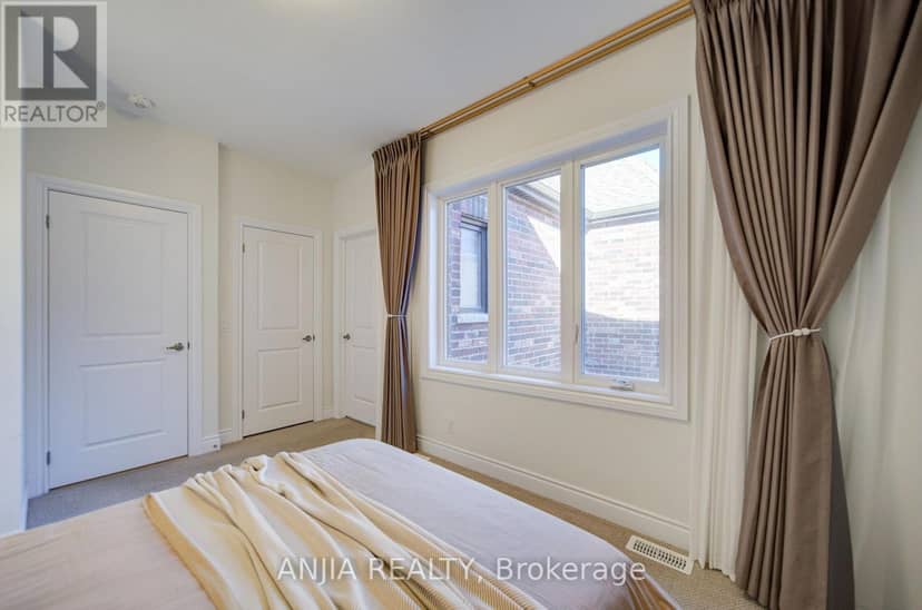 107 Guardhouse Crescent — photo 32 of 40