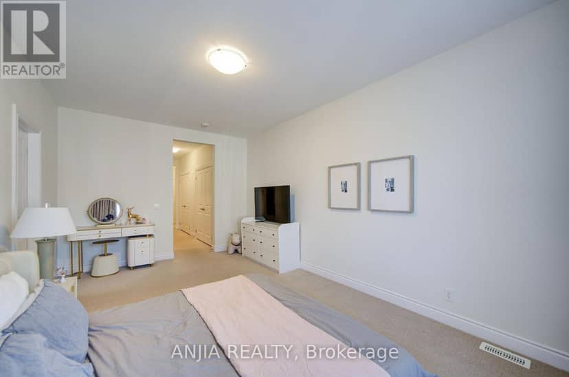 107 Guardhouse Crescent — photo 35 of 40