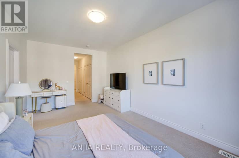 107 Guardhouse Crescent — photo 37 of 40
