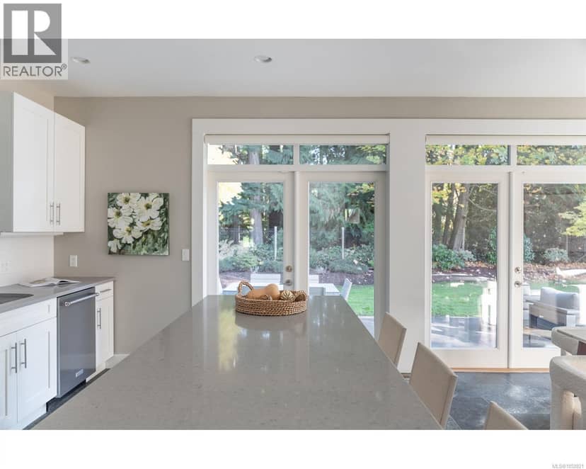 300 Sunningdale Rd E, Qualicum Beach, photo 3