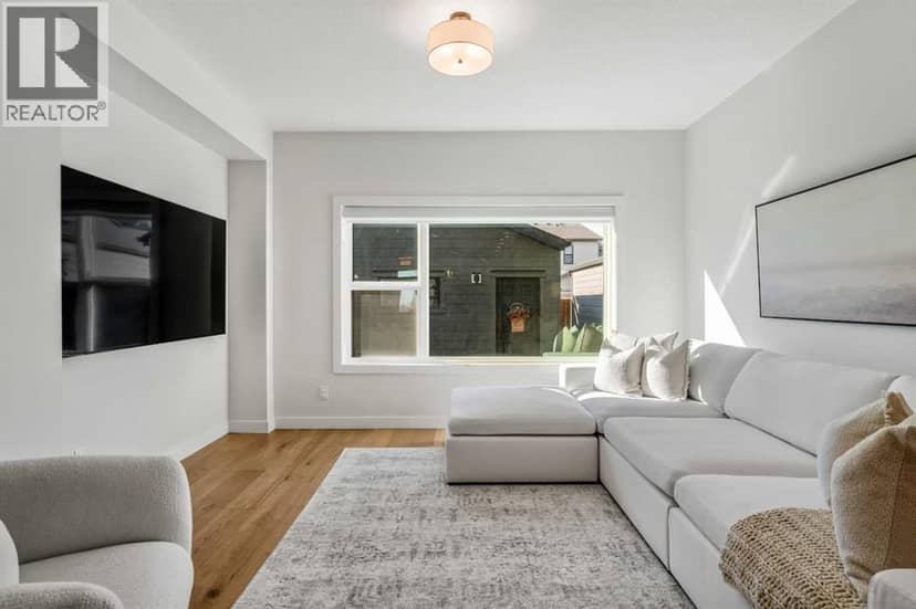15041 37 Street SW — photo 10 of 40