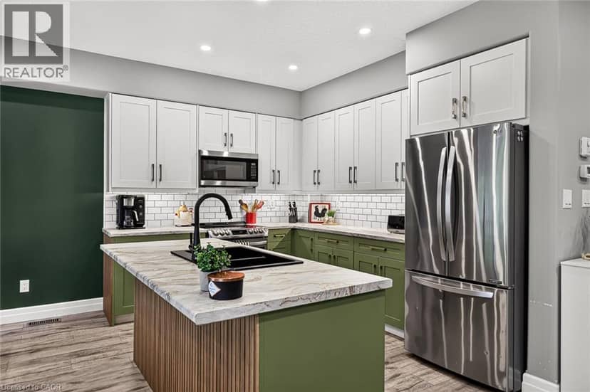 205 VICTORIA Street S, Woodstock, photo 3