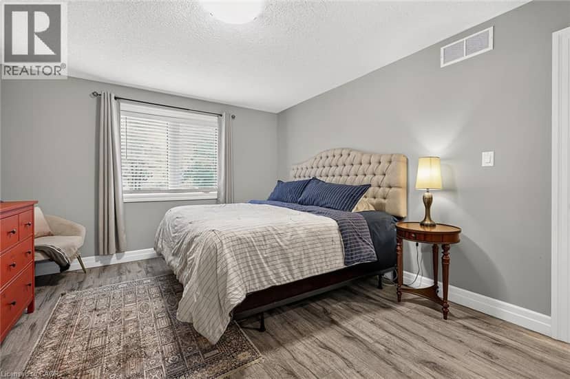 205 VICTORIA Street S — photo 30 of 40