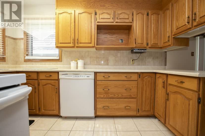 57 McCrea ST — photo 15 of 40