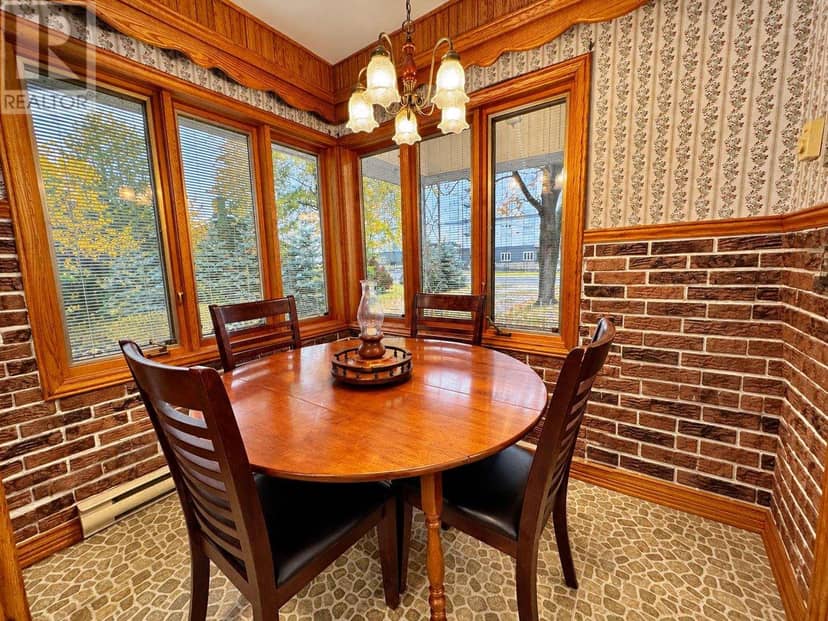 367 Northern Ave. E. — photo 15 of 39