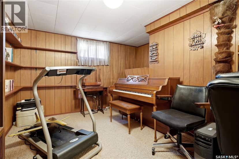 2354 Harvey STREET — photo 27 of 40