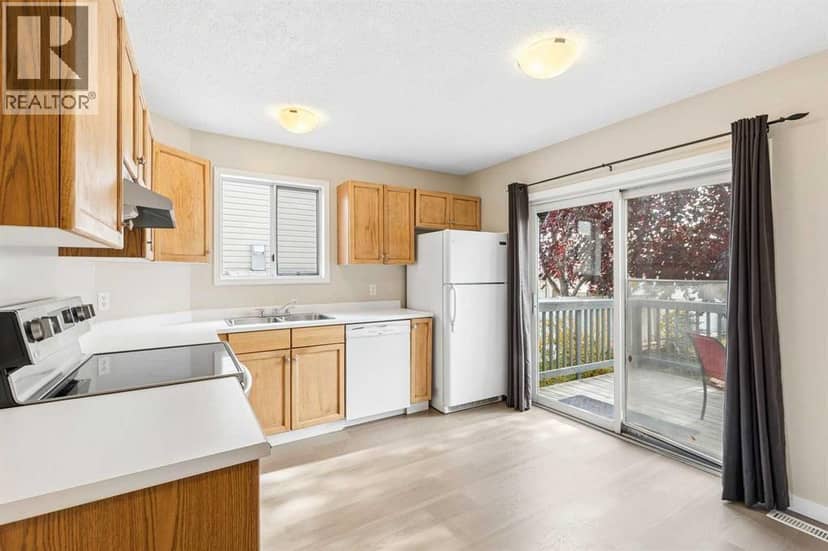 172 Harvest Gold Heights NE — photo 10 of 40