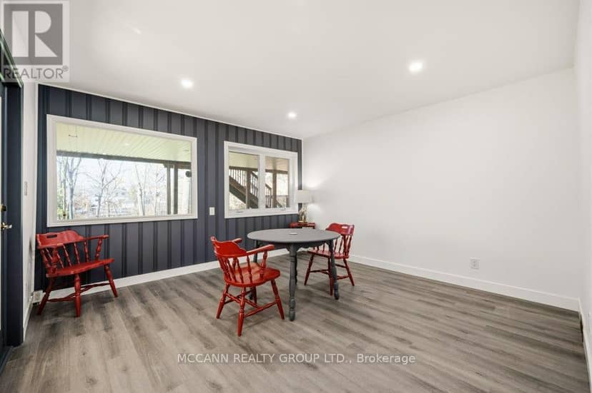 124 Scarboro Crescent — photo 11 of 40