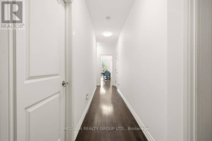 124 Scarboro Crescent — photo 17 of 40