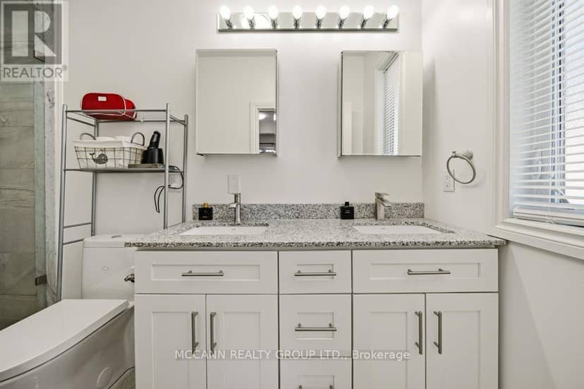 124 Scarboro Crescent — photo 33 of 40