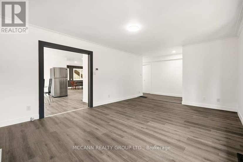 124 Scarboro Crescent, Toronto, photo 7