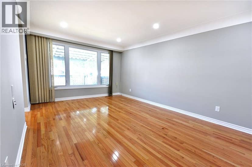 867 UPPER SHERMAN Avenue — photo 4 of 34
