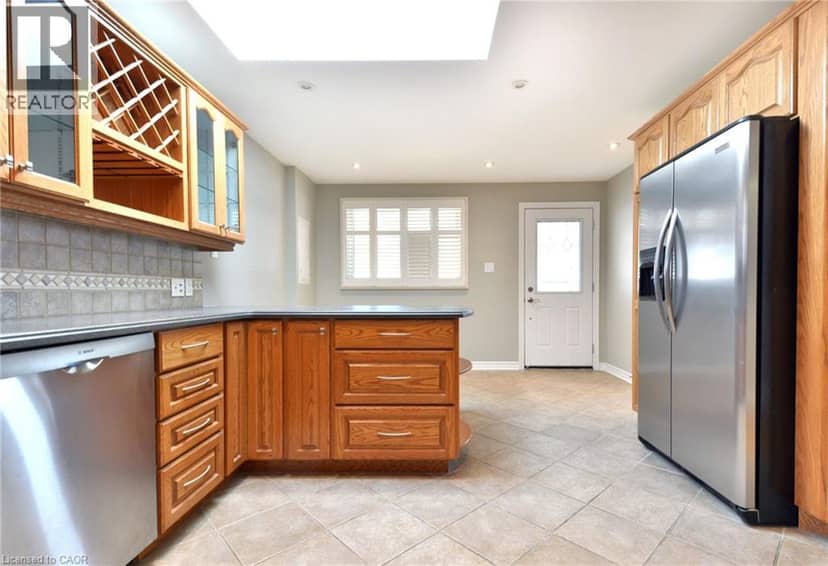 867 UPPER SHERMAN Avenue — photo 11 of 34