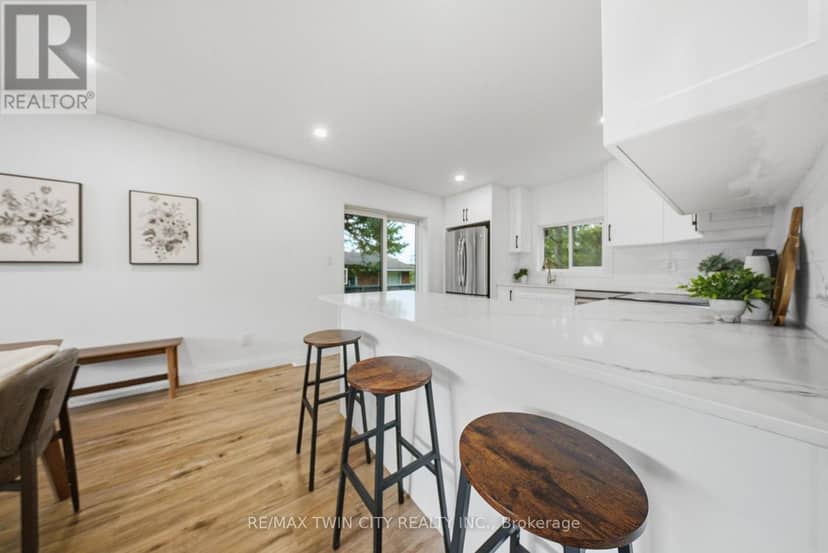 23 Aberdeen Street — photo 17 of 40