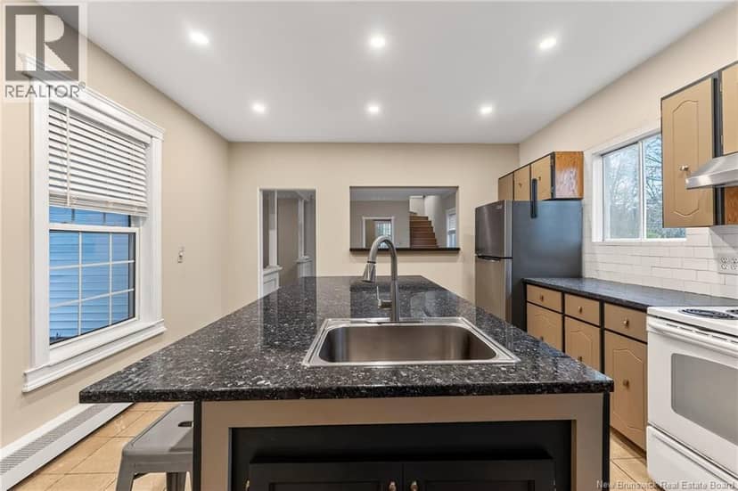 36 Queensway Way — photo 10 of 40