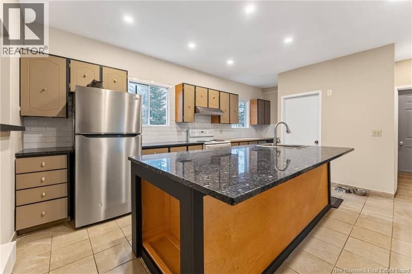 36 Queensway Way — photo 12 of 40