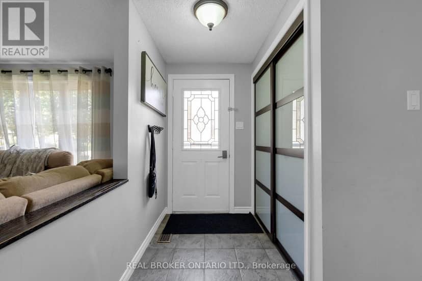 37 Hickling Trail — photo 7 of 40
