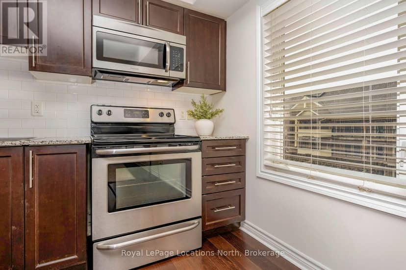 300 - 1 Brandy Lane Drive, Collingwood, photo 7