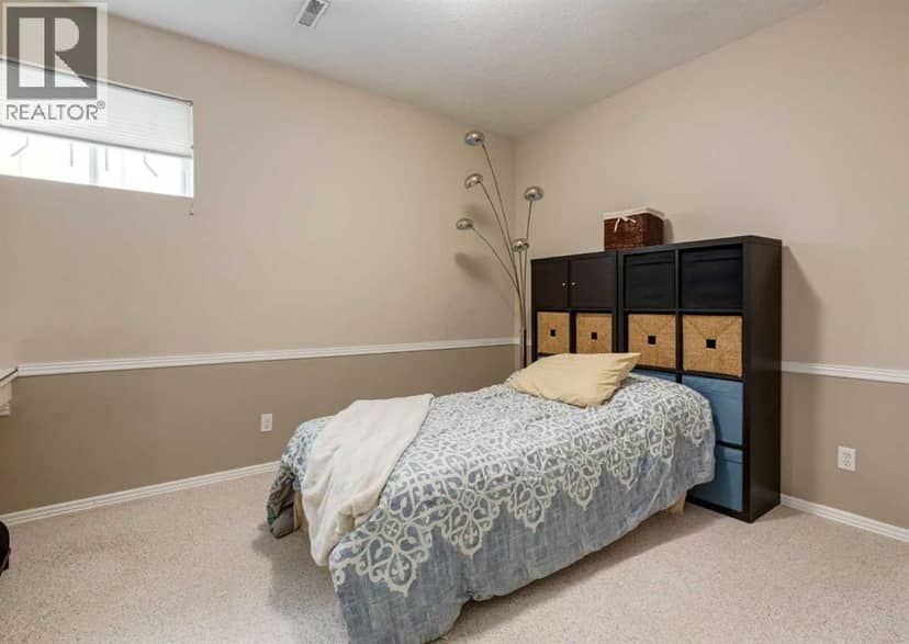 492 Silvergrove Gardens NW — photo 28 of 40
