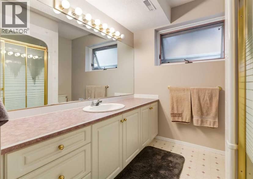 492 Silvergrove Gardens NW — photo 30 of 40