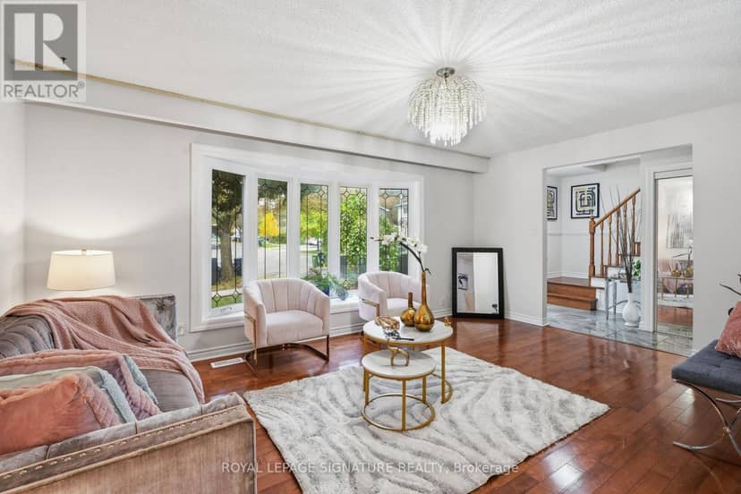 19 Starlake Drive, Toronto, photo 8