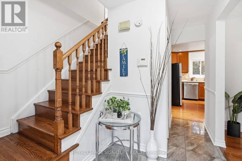 19 Starlake Drive, Toronto, photo 6