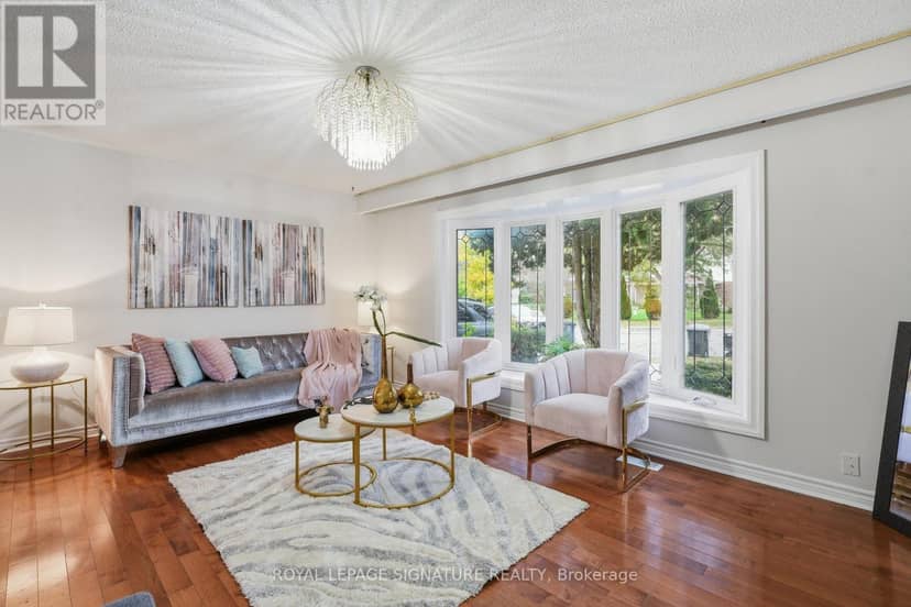 19 Starlake Drive, Toronto, photo 7