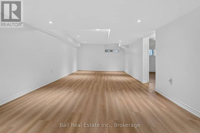 26 - 17 Lakewood Crescent — photo 20 of 39