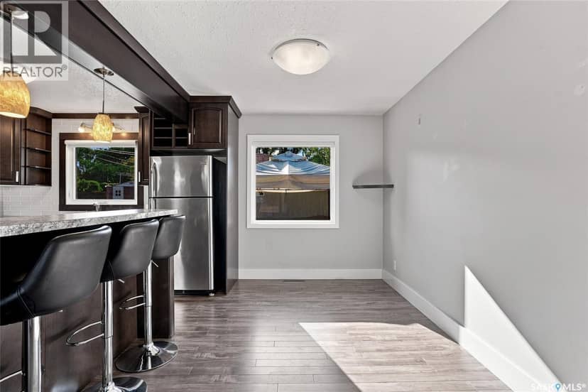 517 O Avenue N — photo 10 of 40