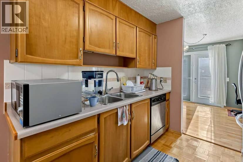 28, 76 Cedardale Crescent SW, Calgary, photo 8