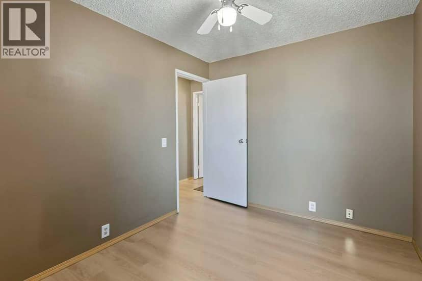 28, 76 Cedardale Crescent SW — photo 18 of 34