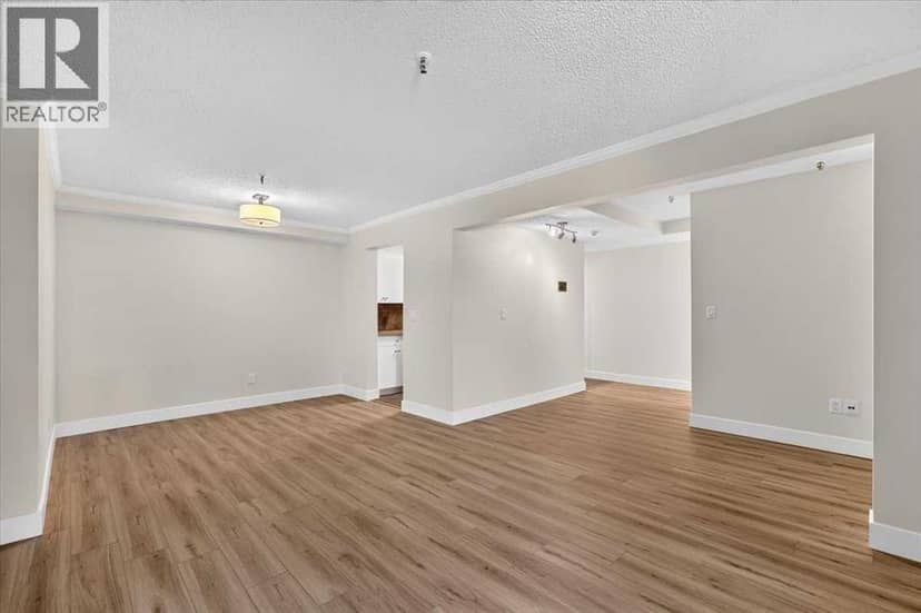 108, 647 1 Avenue NE — photo 29 of 40