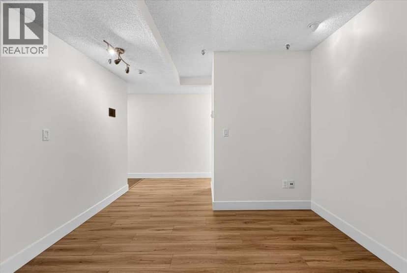 108, 647 1 Avenue NE — photo 35 of 40