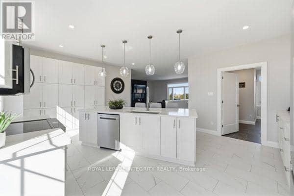 2064 Rosedale Road N — photo 10 of 40