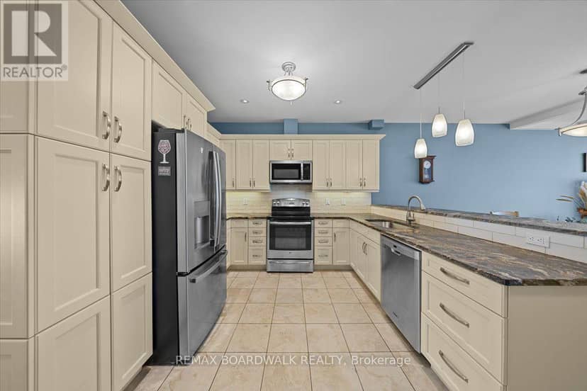 131 Elizabeth Street — photo 20 of 40