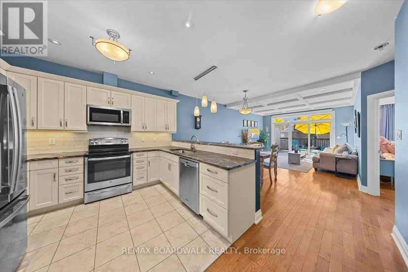 131 Elizabeth Street — photo 21 of 40