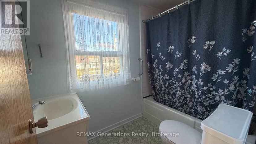 3 Poplar Crescent — photo 13 of 33