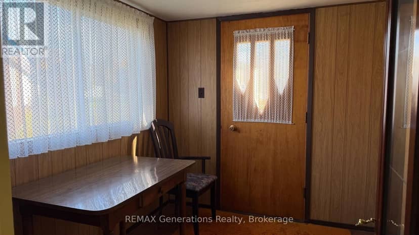 3 Poplar Crescent — photo 22 of 33